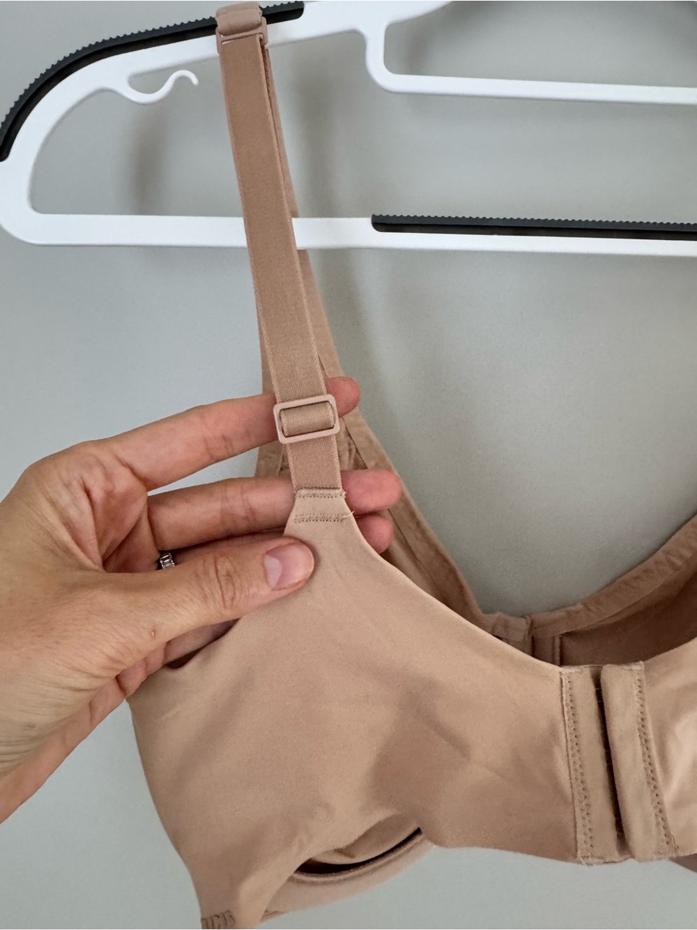 SKIMS Smoothing Intimates Unlined Minimizer Bra - Color: CLAY - Picture 7 of 16